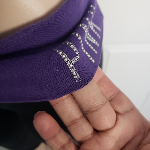 SOLD VS Pink Yoga Capri Leggings - Picture 6 of 8